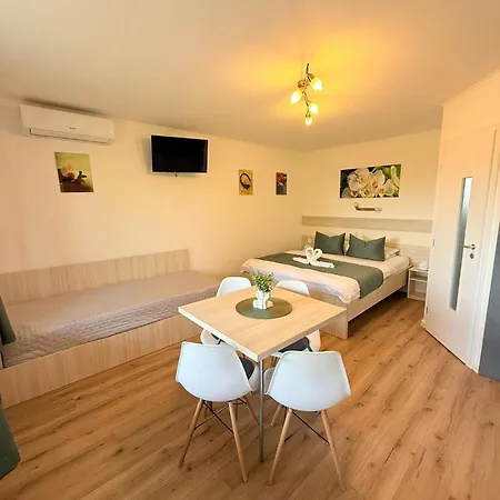 Zeleny Domcek * Veľký Meder