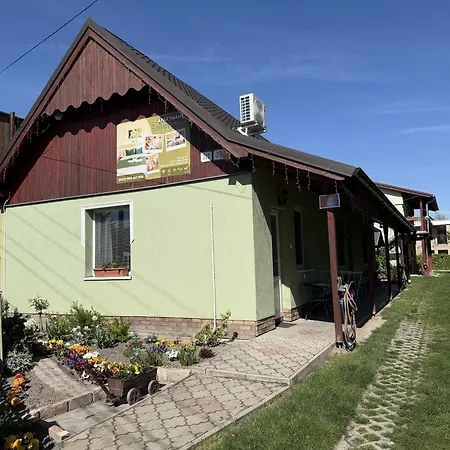 Zeleny Domcek * Veľký Meder