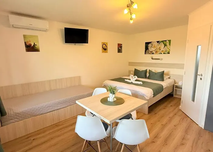 Zeleny Domcek * Veľký Meder